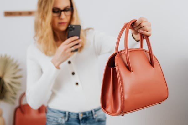 Sacs en cuir pour femme : l'élégance artisanale française